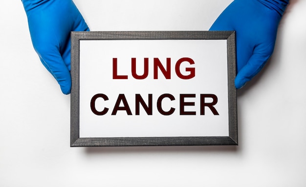 Lungenkrebs-Konzept. Inschrift auf Papier. Atemwegserkrankung.