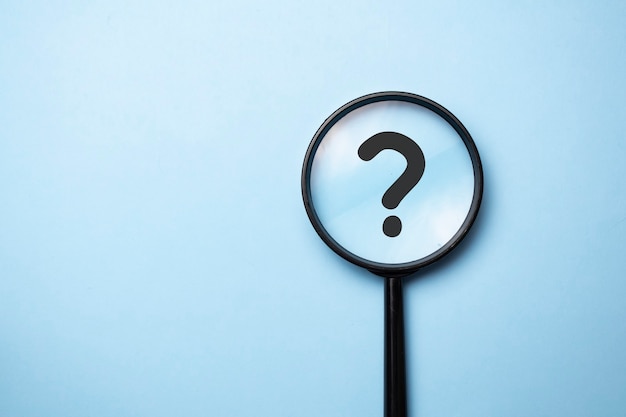 Lúpula con el símbolo del signo de interrogación