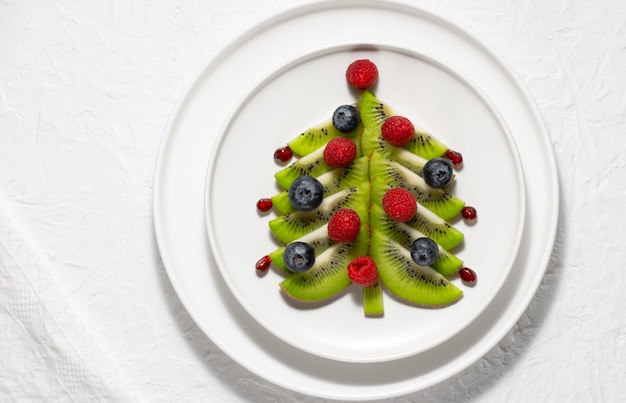 Lustiger essbarer Weihnachtsbaum Weihnachtsfrühstücksidee für Kinder Kopieren Sie Platz für Text