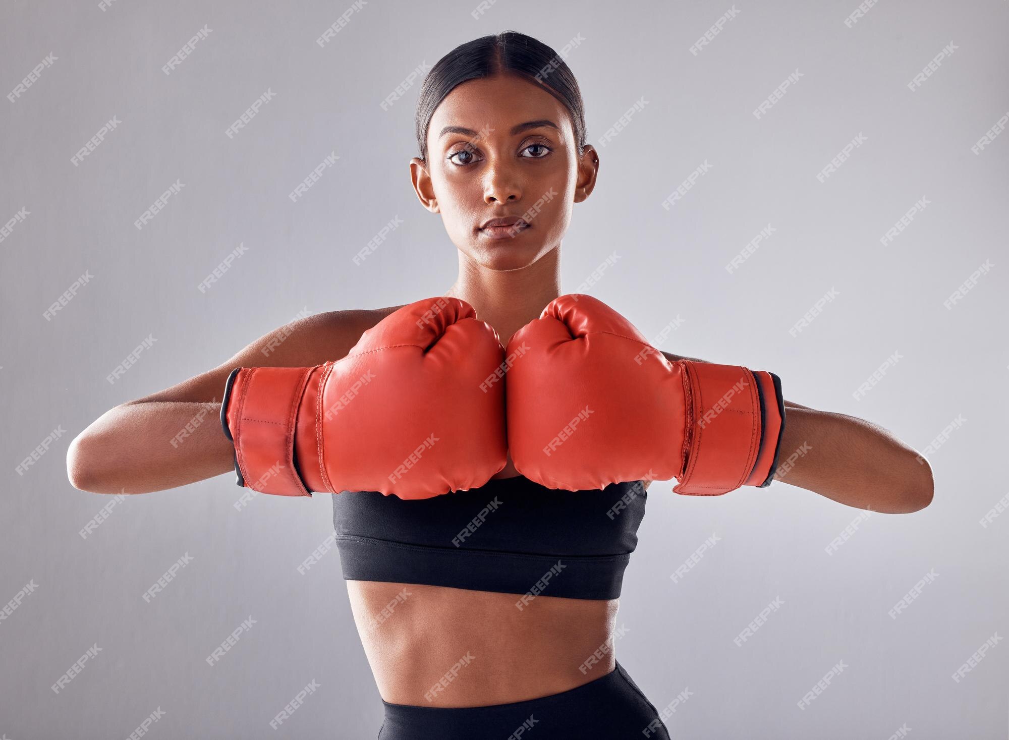 Campeã Indiana De Boxe De Peso-solteiro Em Vitória De Classe Feminina No  Campeonato Em Formação De Tricolor Na índia Ilustração do Vetor -  Ilustração de treinamento, fêmea: 226523276