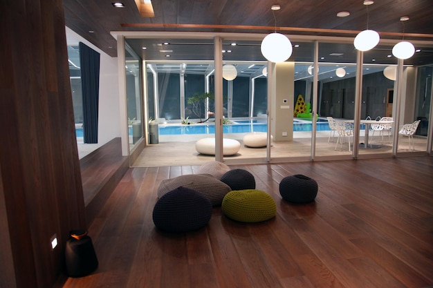 Luxuoso design de interiores moderno grande sala de estar luxuosa