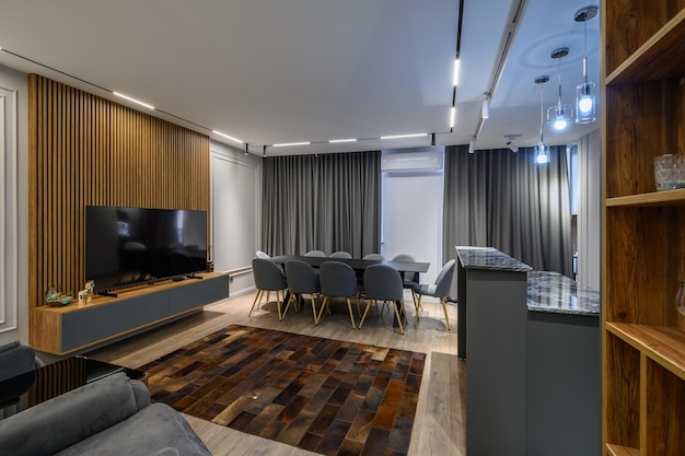 Luxuriöses Wohnzimmer und Küche im Studio-Apartment
