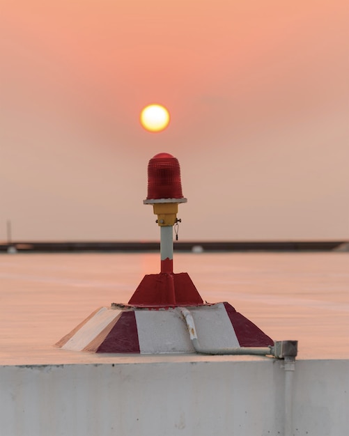 Luz de obstrução vermelha no rooftop (luz ob).