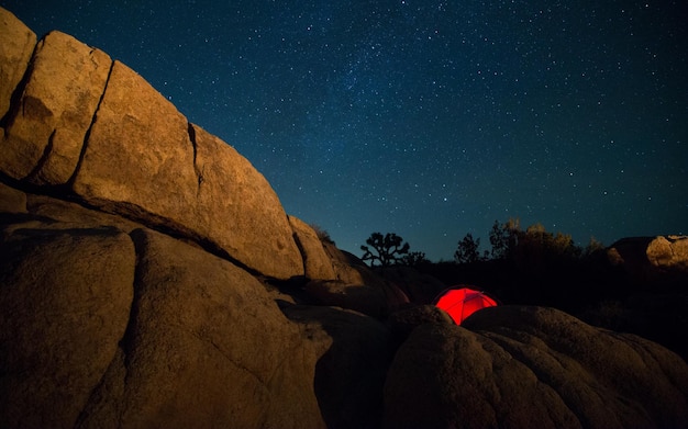 Foto luz do espaço do céu da cidade