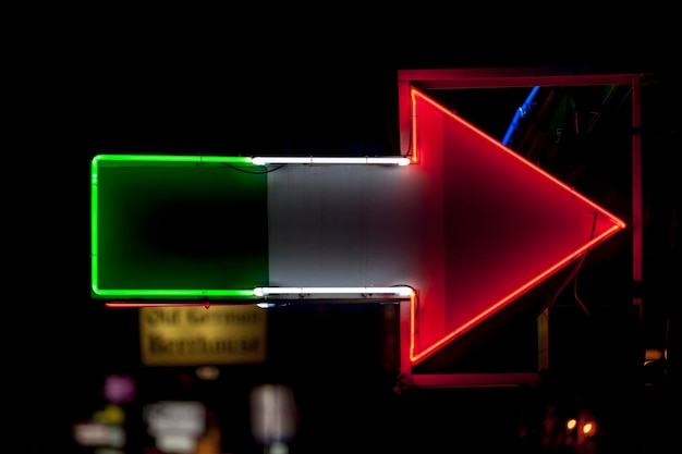 Foto luz de neón de la bandera italiana