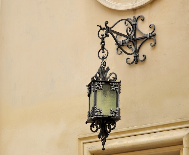 Foto la luz sobre la puerta