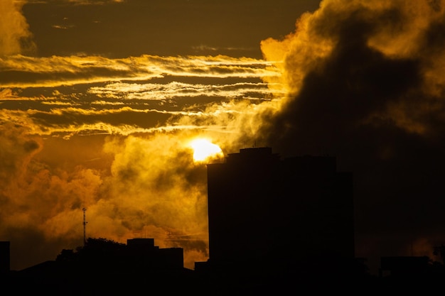 Foto luz del sol y nubes foto