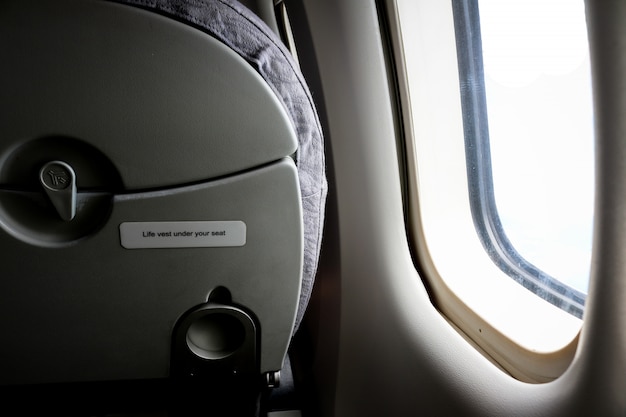 luz desde la ventana del avión