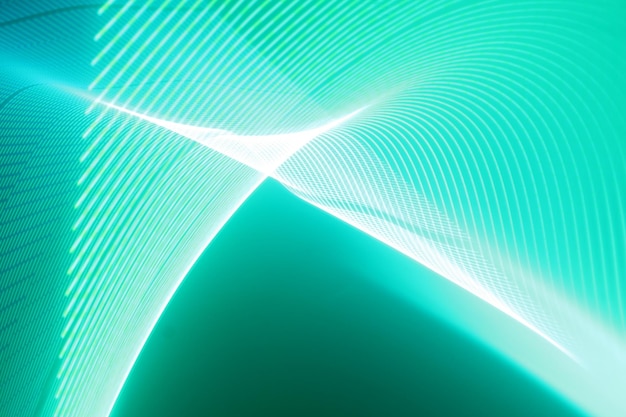 La luz viaja a una velocidad constante entregando mensajes e instrucciones precisas.