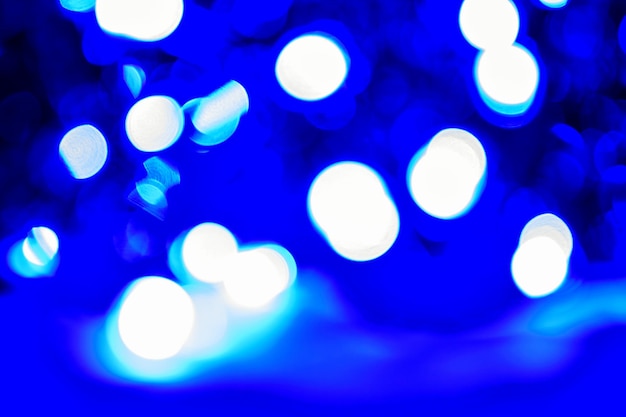 Luzes de Natal azuis abstratas, bokeh como pano de fundo