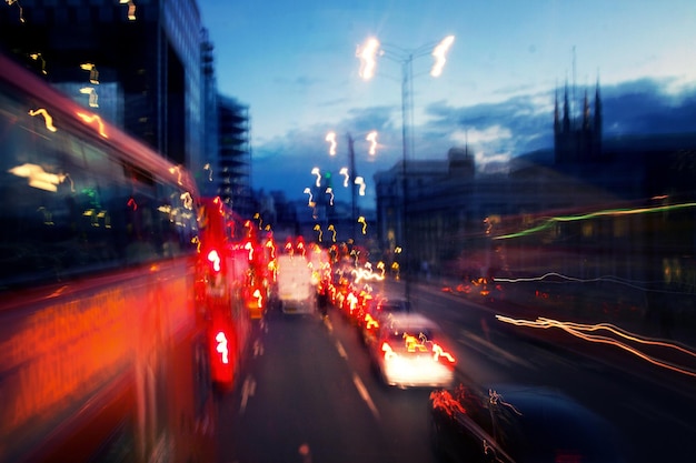 Luzes de rua à noite em londres