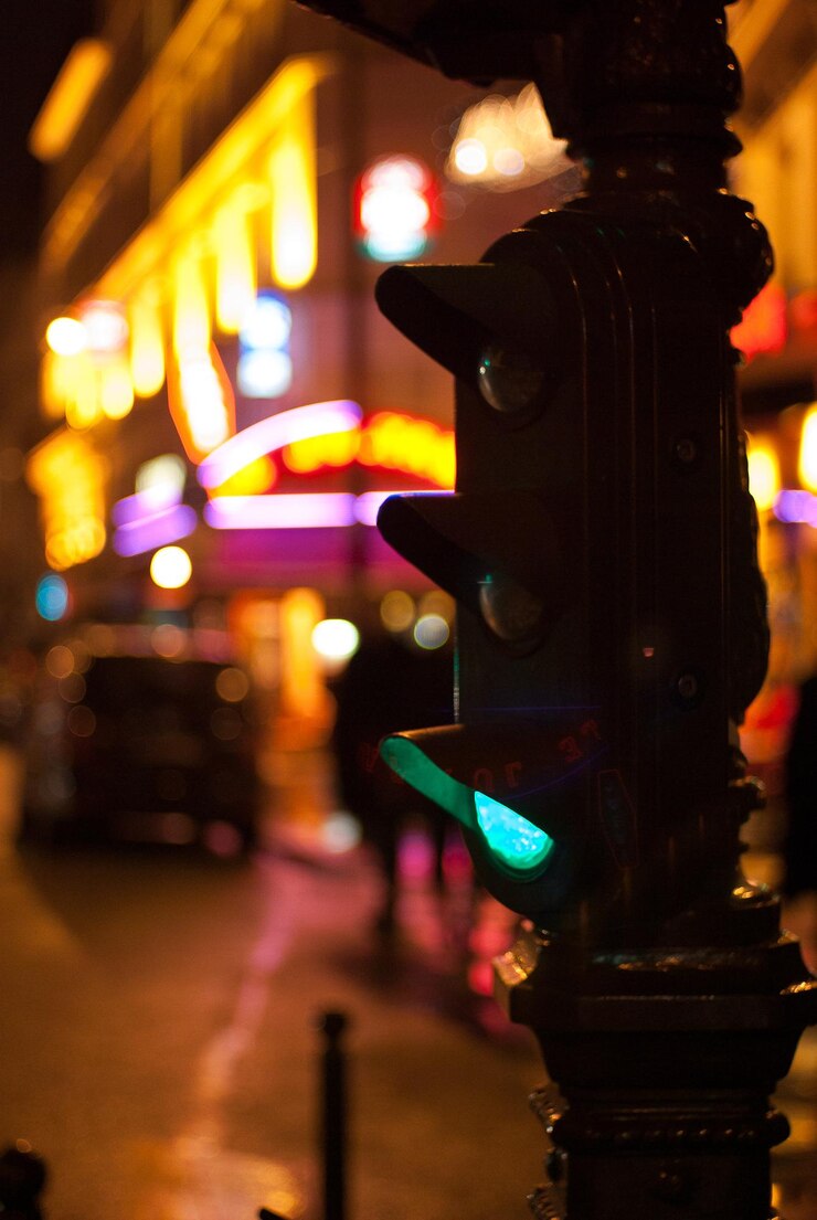 Foto luzes de trânsito de paris à noite