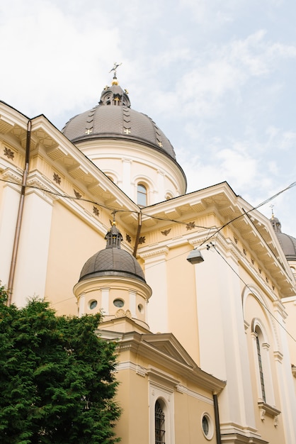 Lviv, ucrânia. outubro de 2019. igreja da transfiguração (antiga igreja trinitária)