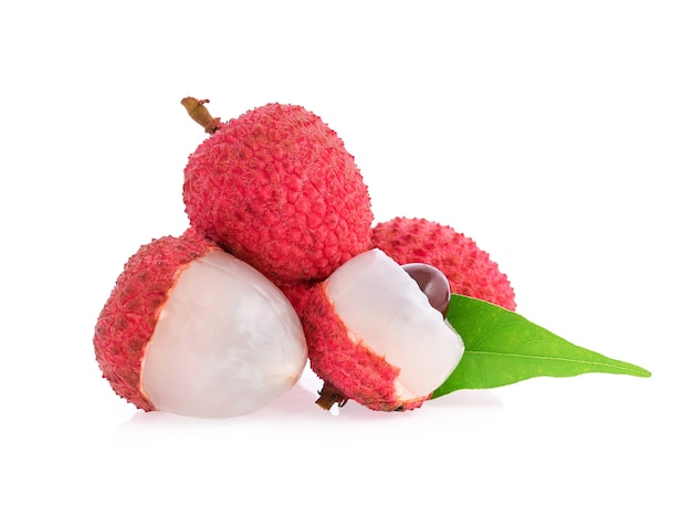 Lychee aislado en blanco