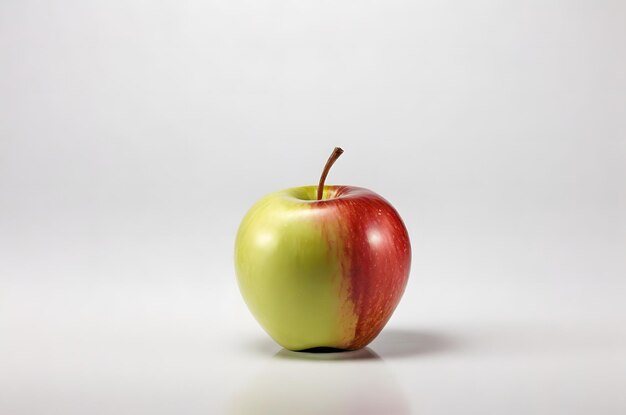 Foto maçã vermelha e verde uma maçã por dia afasta o médico