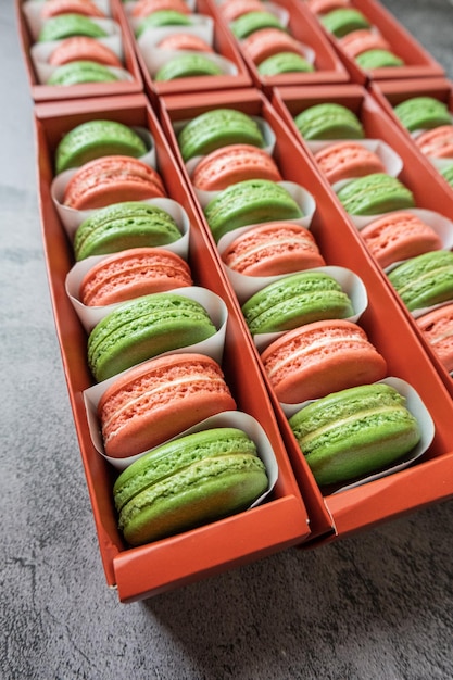 Foto macaron verde e vermelho para o natal