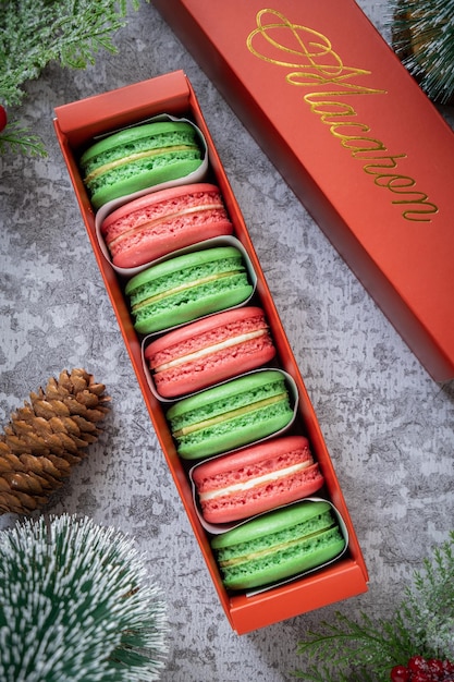 Macaron verde y rojo para Navidad