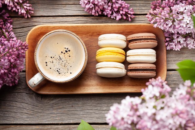 Macarons e café