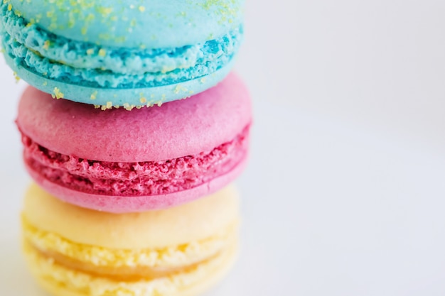 Macarons franceses de colores