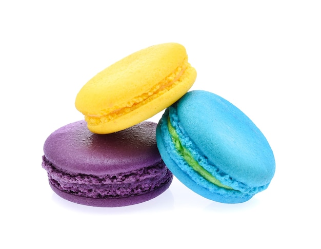 Macarons isoliert auf weißem Hintergrund