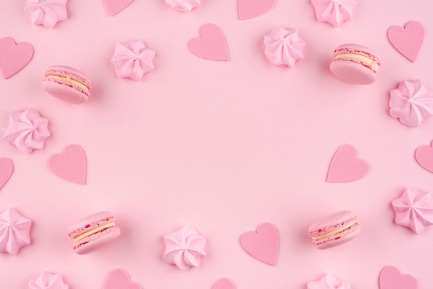 Foto macarons und meringe für valentinstag