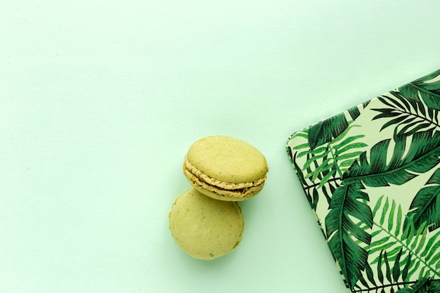 Macarons verdes caseros vistos desde arriba