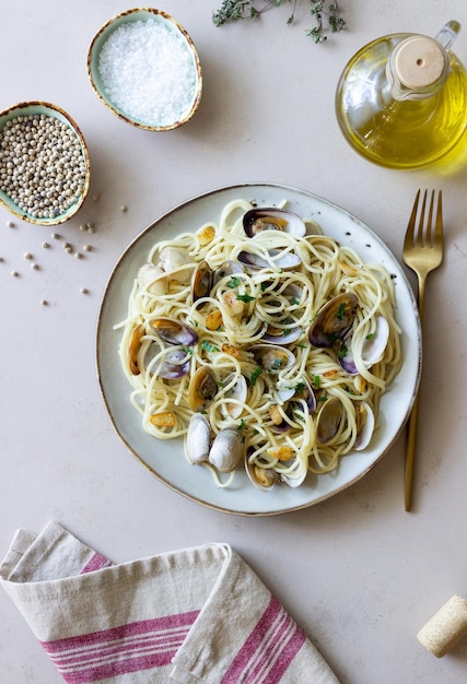 Macarrão com amêijoas Spaghetti alle Vongole Comida italiana