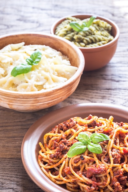 Macarrão com diferentes tipos de molho