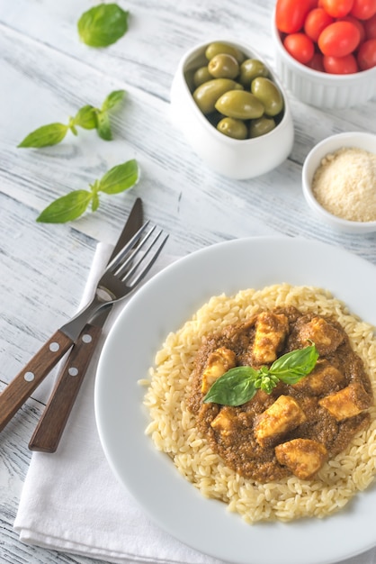 Macarrão com molho korma