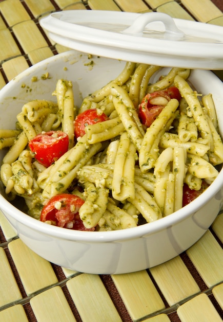 Macarrão com pesto