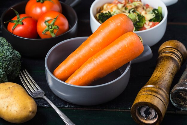 Foto macarrão de camarão grelhado de queijo