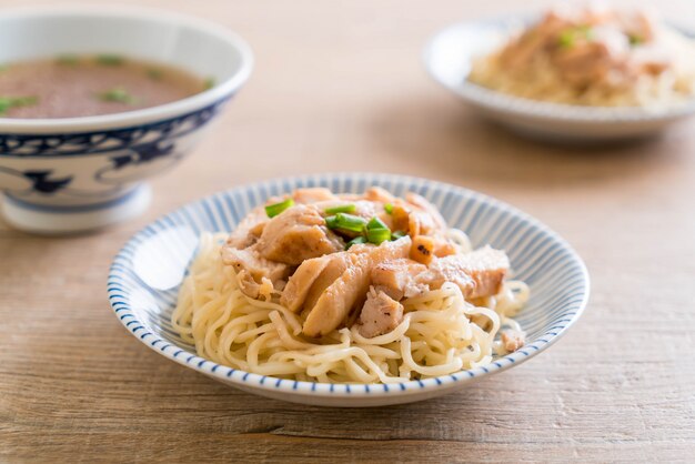 macarrão de frango assado