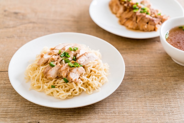 macarrão de frango assado