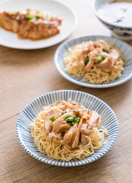 macarrão de frango assado