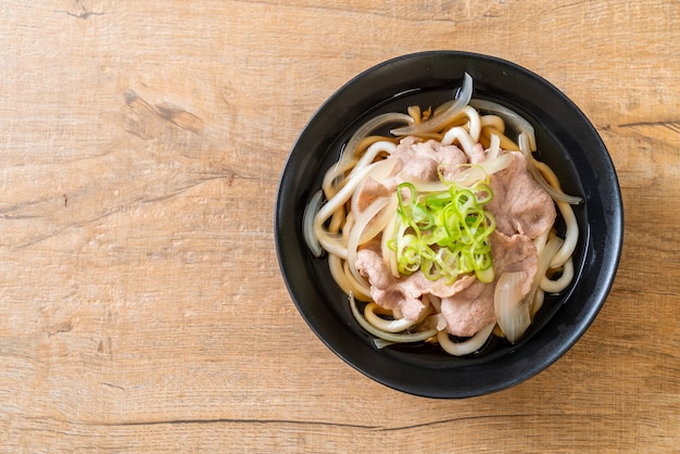 macarrão shoyu udon ramen com carne de porco (Shoyu Ramen)