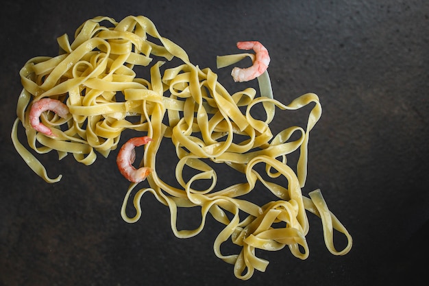 macarrão tagliatelle frutos do mar