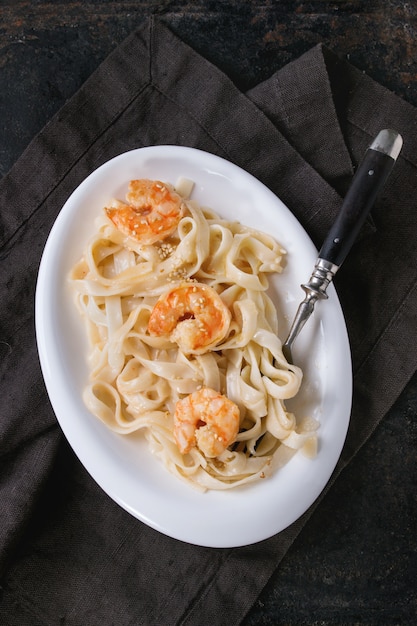 Macarrão Udon com camarão