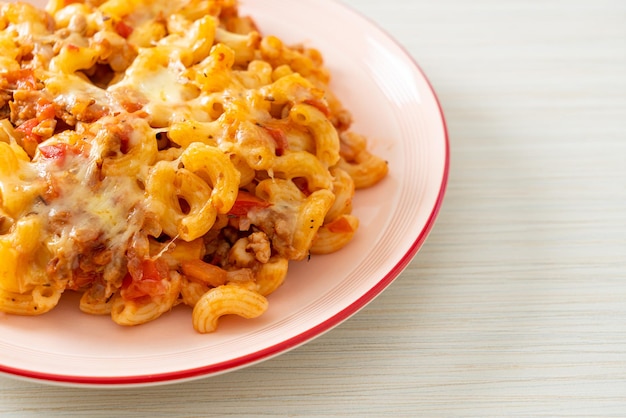 Macarrones caseros a la boloñesa con queso