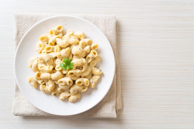 macarrones y queso con hierbas