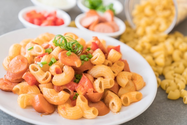 macarrones con salchicha