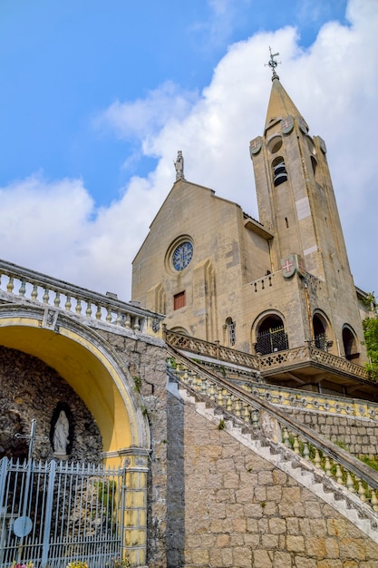 Macau, China - 2. April 2020: Kirche Unserer Lieben Frau von Penha auf Colina da Penha in Macao