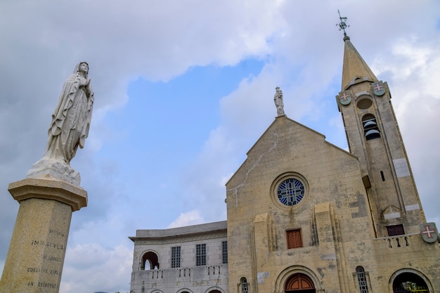 Macau, China - 2. April 2020: Kirche Unserer Lieben Frau von Penha auf Colina da Penha in Macao