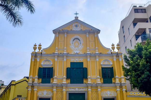 Macau, China - 2. April 2020: Ruinen der 1640 erbauten katholischen Kirche St. Paul, Macaos bekanntestes Wahrzeichen und UNESCO-Weltkulturerbe