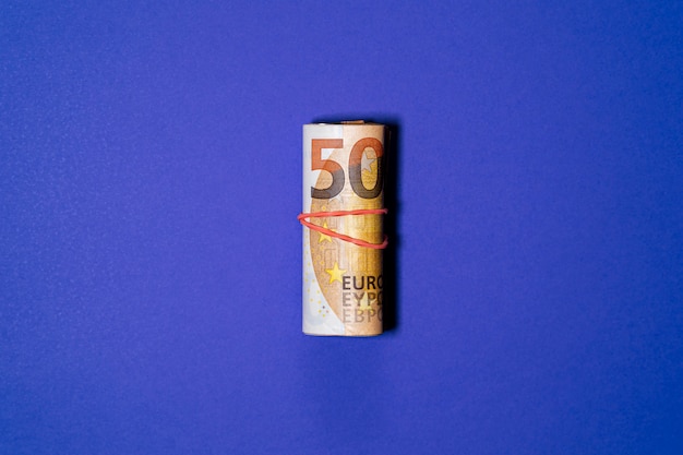 Maço de notas de 50 euros. Salvando o conceito de dinheiro