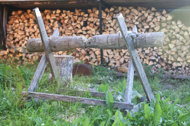 Madera en la pila de leña