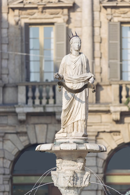 Madonna Verona auf der Piazza delle Erbe