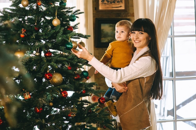 madre e hijo navidad