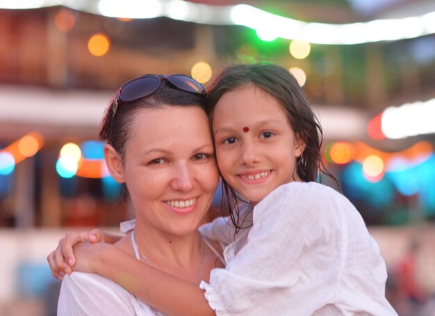 Madre feliz con hija