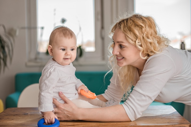 Madre y su bebé