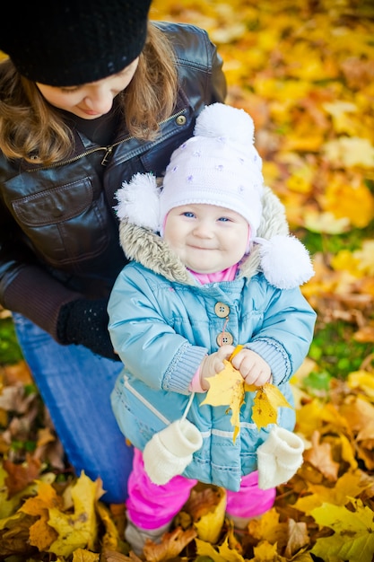 madre con su hermosa niña